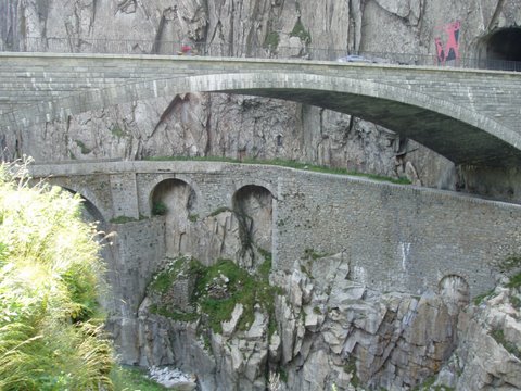 devil-bridge_05